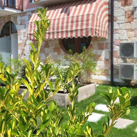 Josefine Front - Adults Only 3* ברנצונה סול גארדה