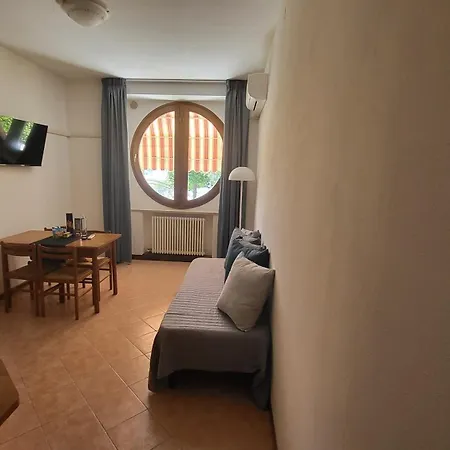 מלון דירות Josefine Front - Adults Only ברנצונה סול גארדה