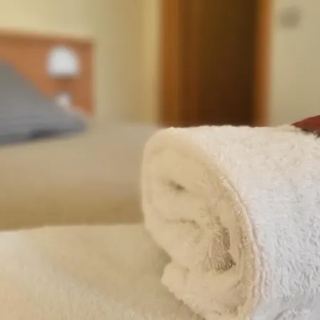 מלון דירות Josefine Front - Adults Only ברנצונה סול גארדה